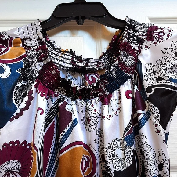 MY Michelle, Medium, Woman's Floral/Paisley Top - Picture 10 of 10